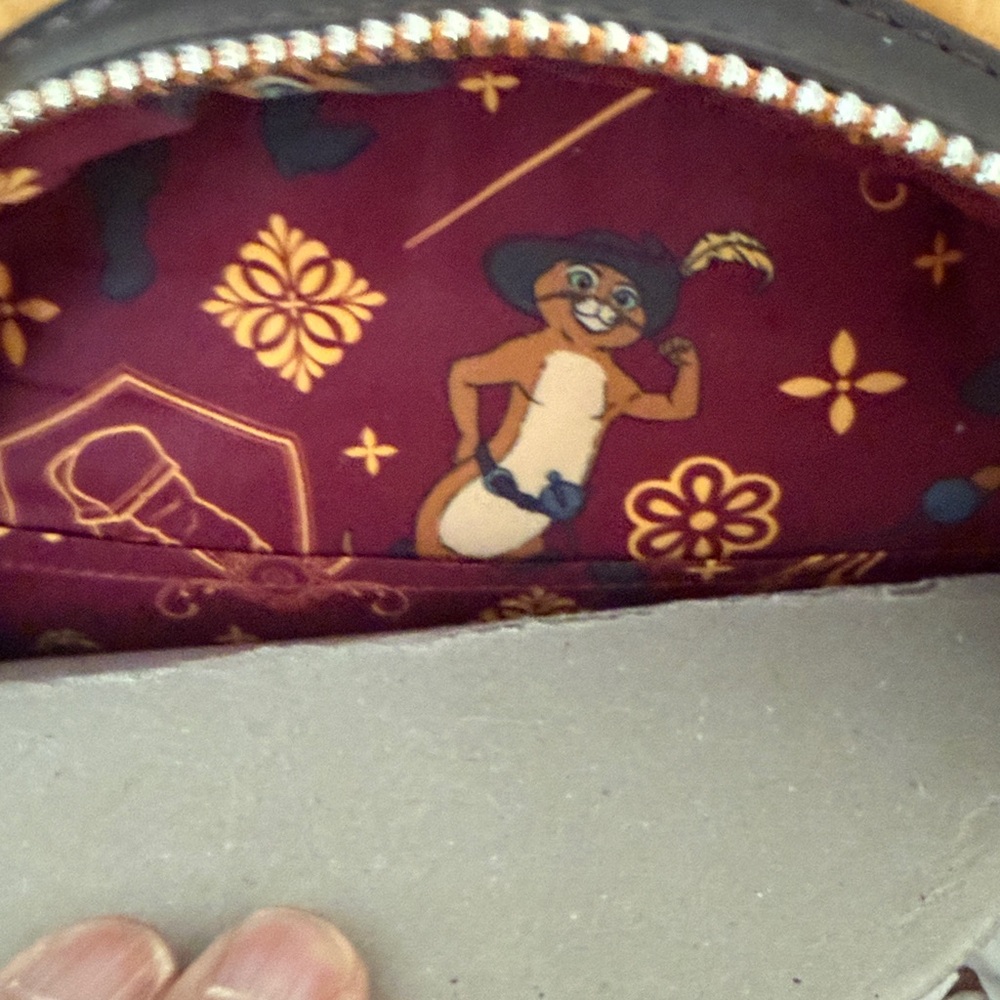 DreamWorks Puss N Boots loungefly - Picture 4 of 5